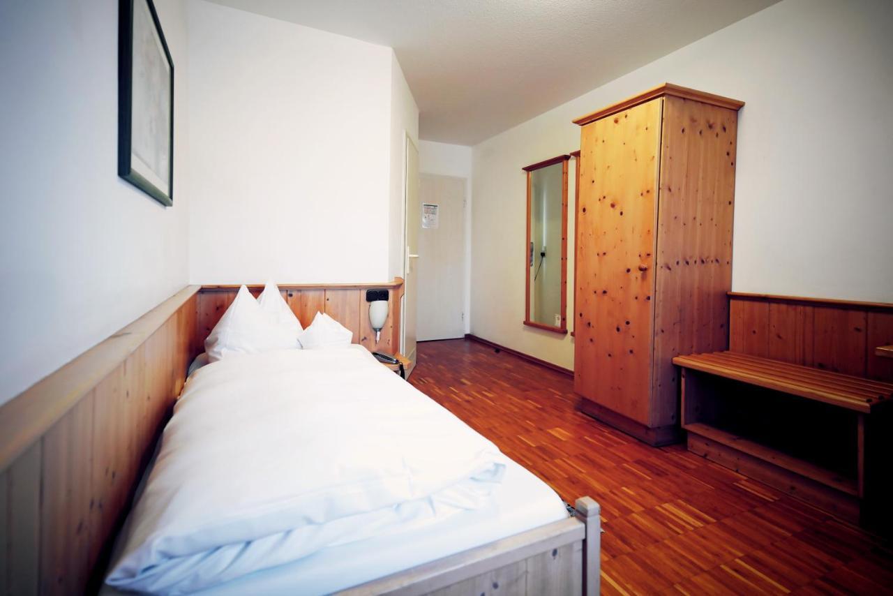 Gruener Baum Garni Hotel Krumbach Eksteriør billede
