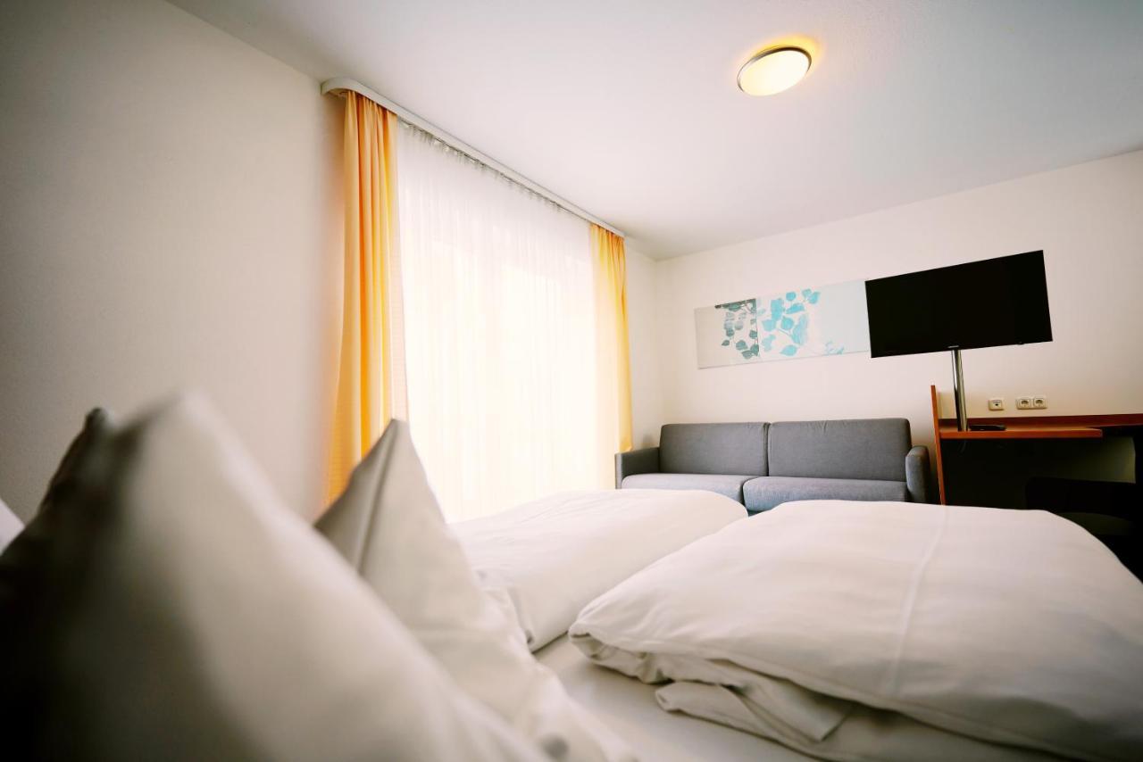 Gruener Baum Garni Hotel Krumbach Eksteriør billede